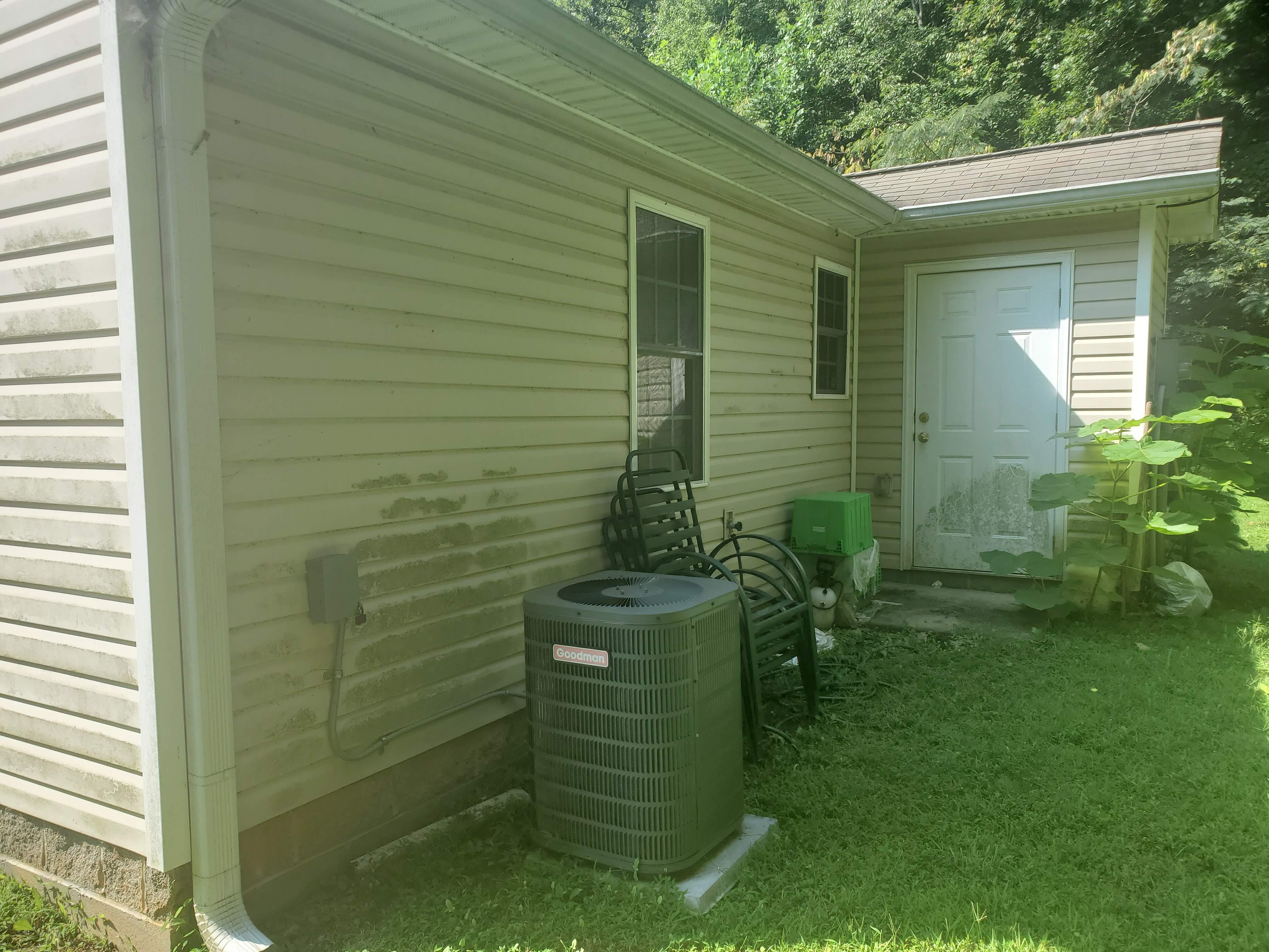 Pressure Time Power Washing: Service Image-12